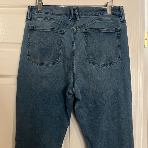 Good American flare jeans - Picture 3 of 3